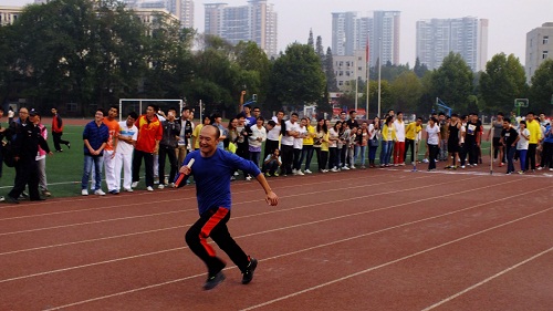 师生接力(吴立夫).jpg