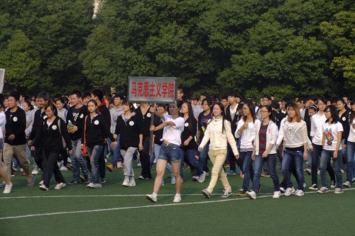 入场(吴立夫).jpg
